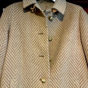 Elegant white wool dress coat